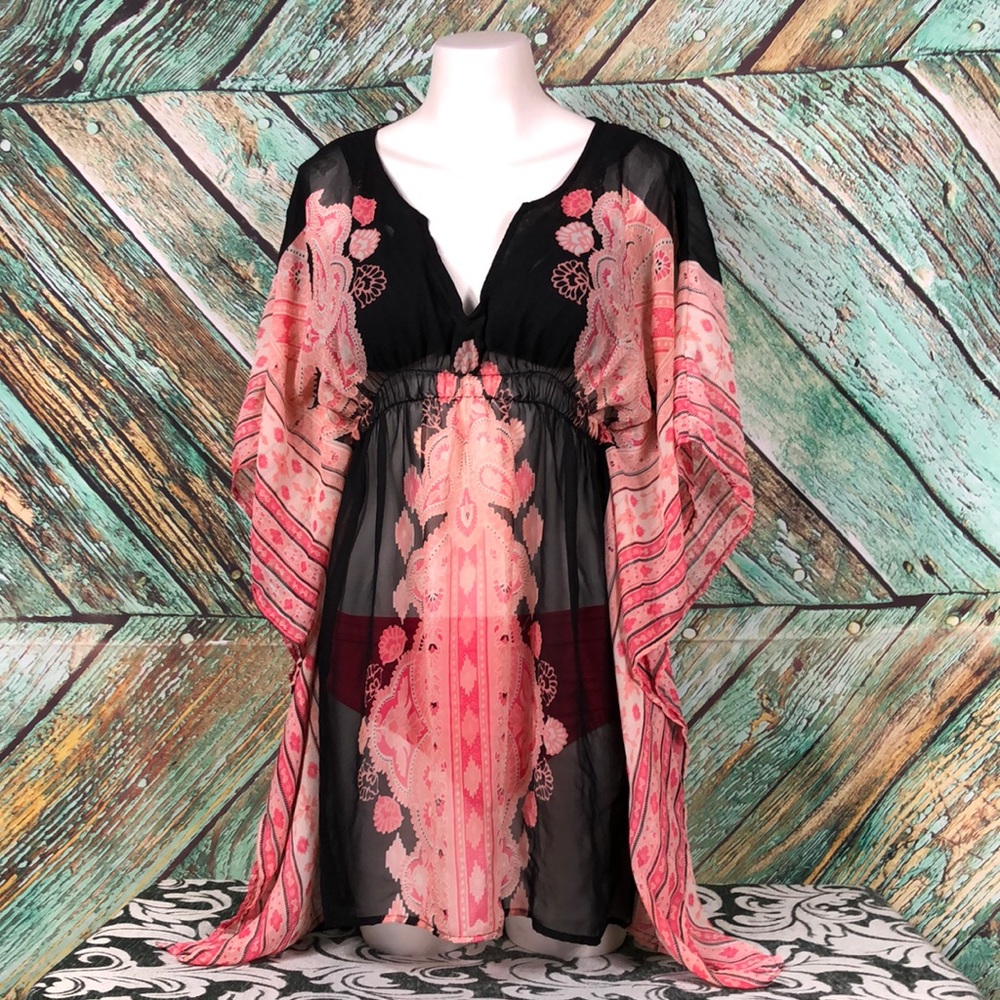 D4 - Tramp Pink & Black Cover Up - M